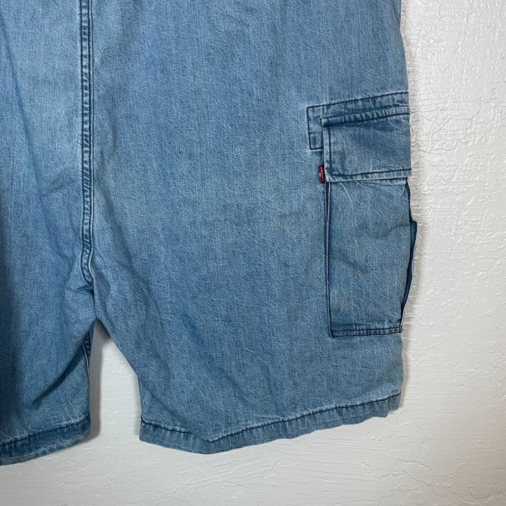 Levis Men 44 Blue Denim Lightweight Carrier Cargo Shorts Light Wash 100% Cotton - Picture 6 of 10
